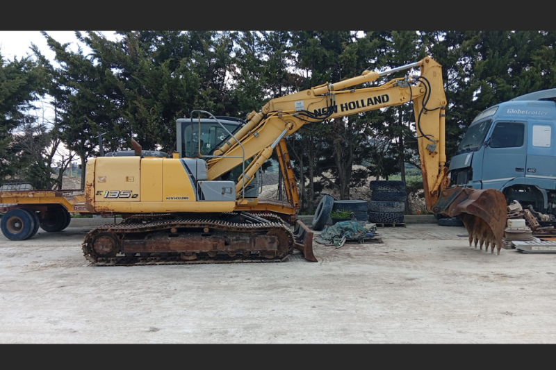 OmecoHub - Immagine NEW HOLLAND E135B